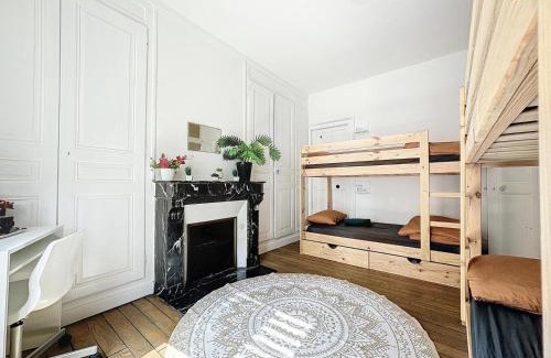 Chalons-en-Champagne House | A1 Champagne Résidence - 200 m2 14 personnes 2 toilets 4 showers - hyper centre - Chalons en Champagne