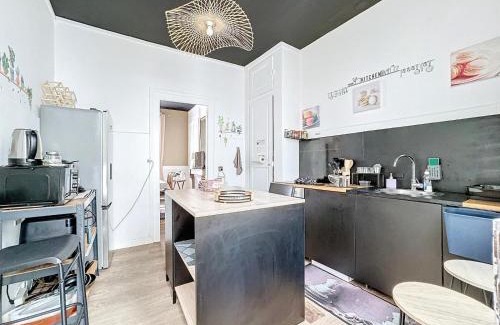 Chalons-en-Champagne House | A1 Champagne Résidence - 200 m2 14 personnes 2 toilets 4 showers - hyper centre - Chalons en Champagne
