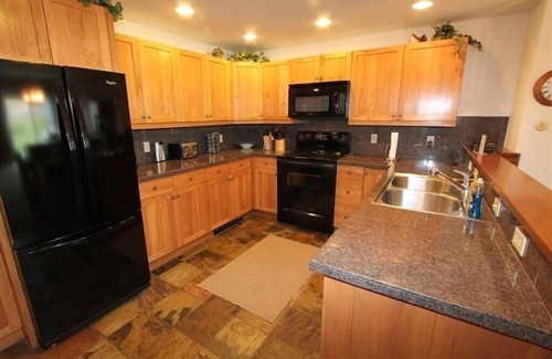 Crested Butte Condo | A1 Crested Mtn Condo Ski in/ski out at the base of Mount Crested Butte!