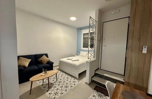 Dafni Apartment | A13 Athens
