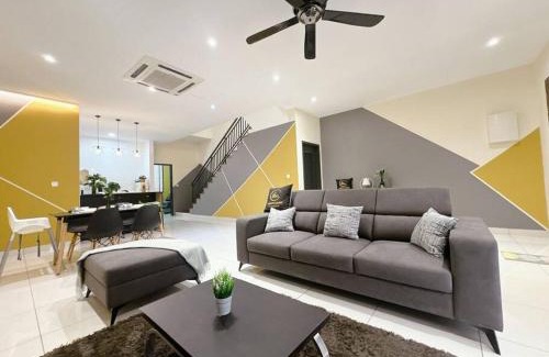 Tebrau House | A14 Glenmarie 38 Austin