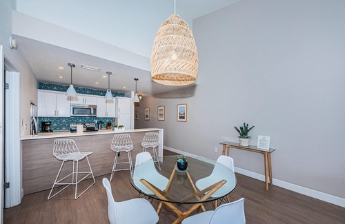 Clearwater Beach Condo | A17 - Villas of Clearwater Beach | Beachfront Condo