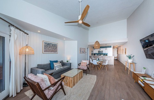 Clearwater Beach Condo | A17 - Villas of Clearwater Beach | Beachfront Condo