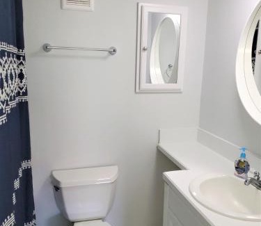 Crescent Beach Apartment | A1A Brownwaves