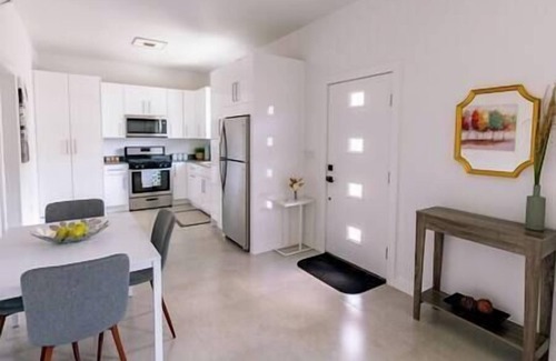 George Town Apartment | A2 - Modern Luxe @ Breezy Port