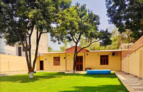 Greater Noida Villa | A2 Villa by JMD - Peaceful Stay Near Expo Mart