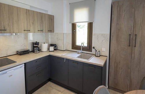 Fourka Apartment | A3 Penelope Luxury Suites by Travel Pro Services