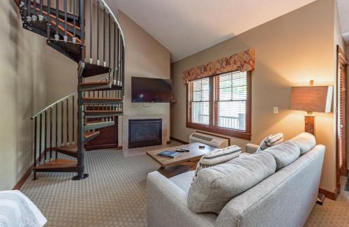 Thayerville Apartment | A304 Studio & Loft Standard View