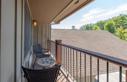 Thayerville Apartment | A304 Studio & Loft Standard View