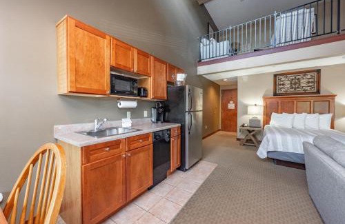 Thayerville Apartment | A304 Studio & Loft Standard View