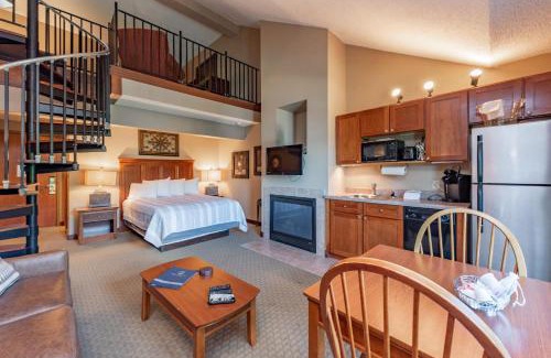 Thayerville Apartment | A313 Studio & Loft Lake View