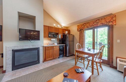Thayerville Apartment | A313 Studio & Loft Lake View