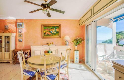 Cap-d'Antibes Apartment | A6- 2 BDR Incredible Sea View - AC, Garage & Terrace