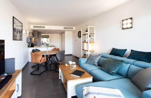 Plaine de la Brague Apartment | A7- 2 BDR Sea & Mountain View - AC, Parking, Pool & Terrace