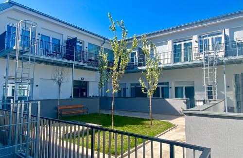 Penzing Apartment | AAA All About Apartments