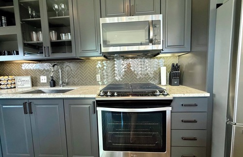 Uptown Apartment | AAC Stars, Mavs, Dallas, TX/free parking