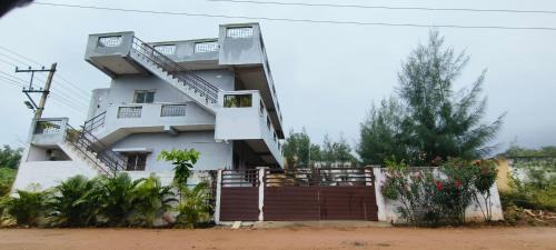 Tiruvannamalai House | Aadhya guest house