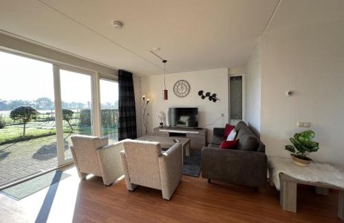 Stevensweert House | Aan de Kis
