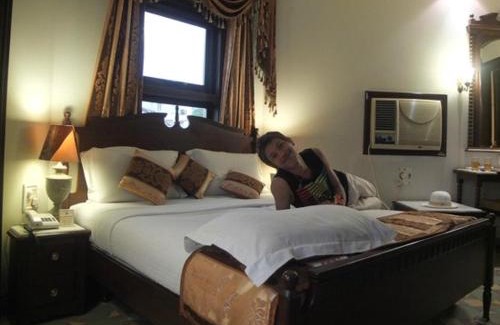 Faizabad House | AANANDA KUTIR PALACE-800 meter from SHREE RAM TEMPLE