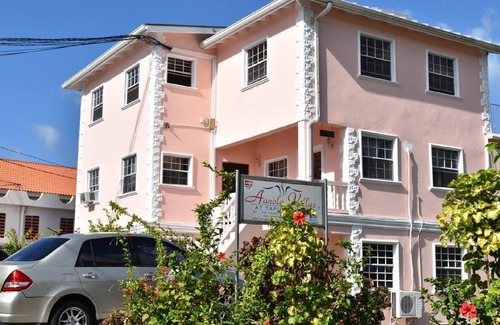 Castries Villa | Aanola Villas 6B Quiet boulevard