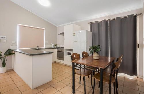 Karratha Industrial Estate Hotel | AAOK Karratha Caravan Park