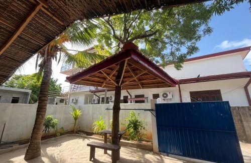 Uppuveli House | Aara Holiday Home