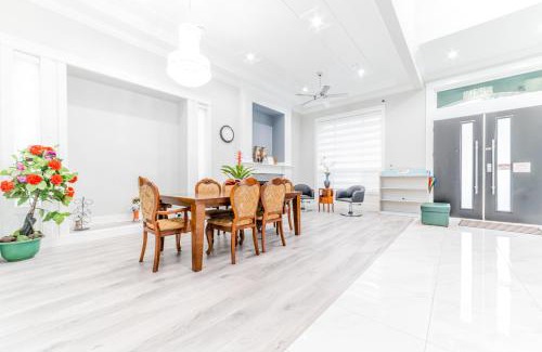 Guildford House | Aaron's Sweet Home