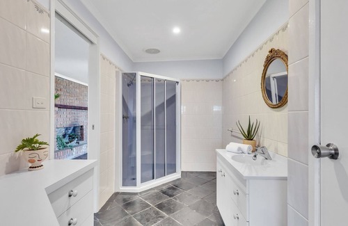 Mulwala House | Aaroona Lakefront - lake Mulwala views and waterfront property