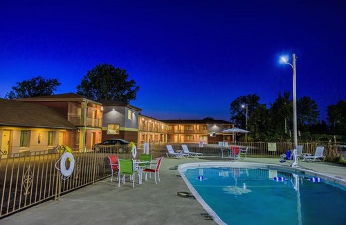 Niagara Falls Hotel | Aarya Hotel By Niagara Fashion Outlets