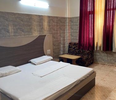 Katra Hotel | AASHIRWAD HOTEL
