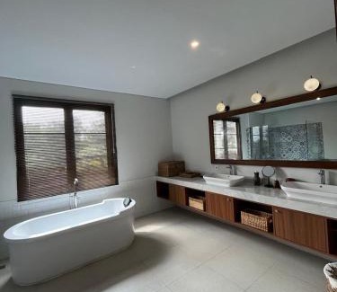 Ngaglik Villa | Aashraya Luxury Villa by Sampai