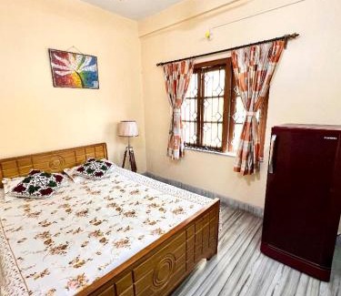 Tala Apartment | Aastha Apartment with 2 bedroom,Antique Furniture, AC and Kitchen
