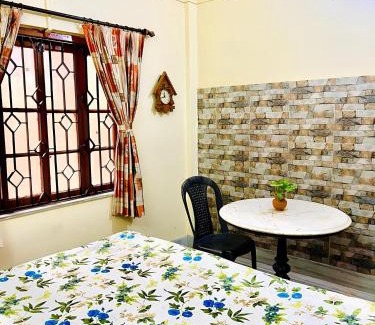 Tala Apartment | Aastha Apartment with 2 bedroom,Antique Furniture, AC and Kitchen