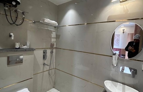 DLF Phase 5 Hotel | AATITHYAM RESIDENCY