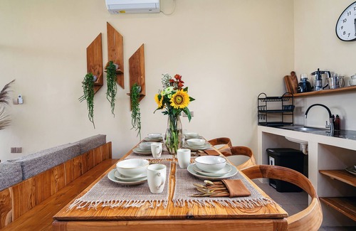 Pererenan House | Aaya - 8 Min To Beach, Radiant Villa w/Rice Field & Sunset Views