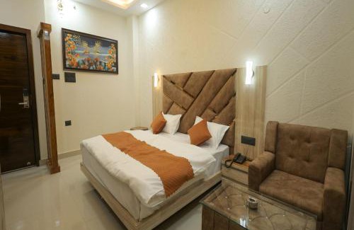 Bullawala Hotel | Aayu Residency