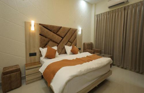 Bullawala Hotel | Aayu Residency