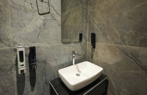 Bullawala Hotel | Aayu Residency