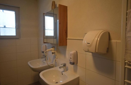 Stuttgart Hostel | AB Apartments Messezimmer Möhringen - Hostel