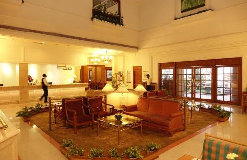 Shenoys Hotel | Abad Atrium