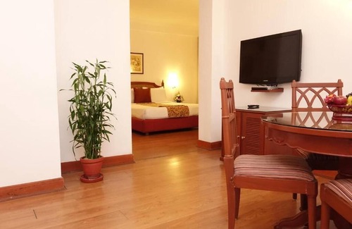 Shenoys Hotel | Abad Atrium