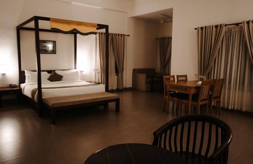 Lakkidi Hotel | Abad Brookside