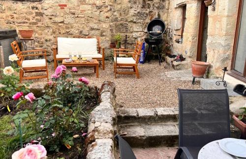 Fontevraud-l'Abbaye House | Abbaye Cottage - Maison entière - jardin - jacuzzi