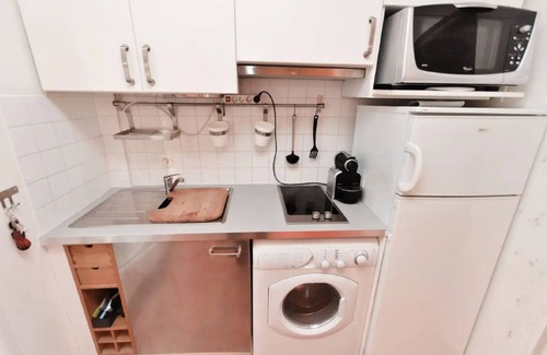 Montmartre Apartment | Abbesses/Montmartre Ideal for 2 families
