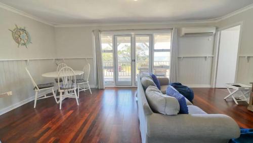 Abbey House | Abbey Beachviews with WiFi