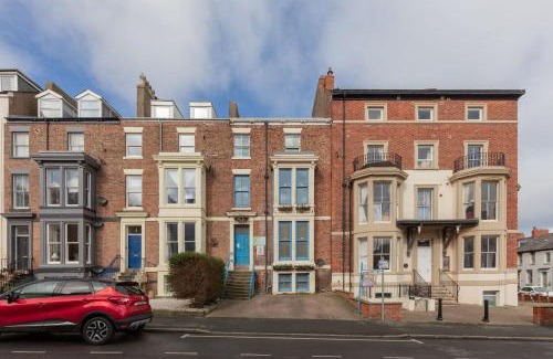West Cliff Apartment | Abbey Terrace - Free Parking