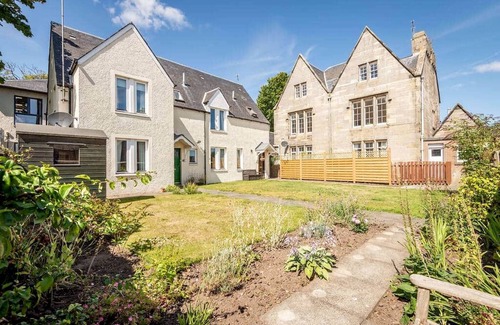 St. Andrews Ski Chalet | Abbey Villa (No 6)
