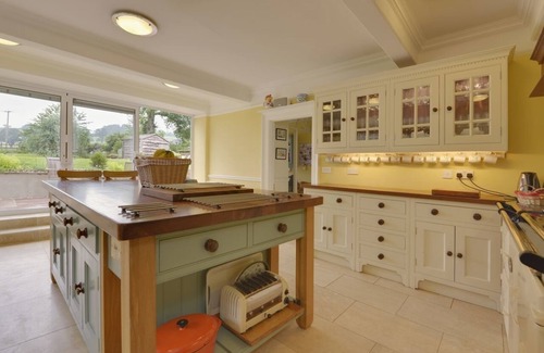 Honiton Cottage | Abbots Manor