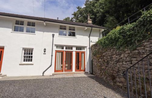 Penny Bridge House | Abbots Reading Mews 1