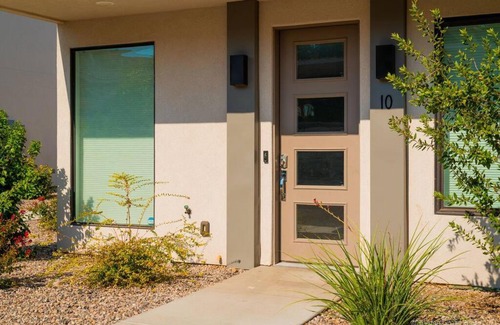 St. George House | Abbys Retreat at The Lofts Resort